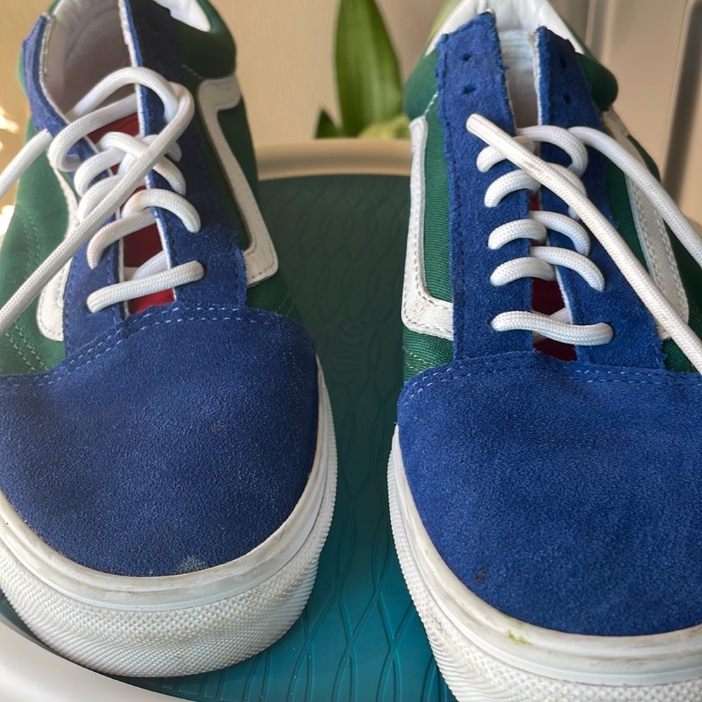 VANS